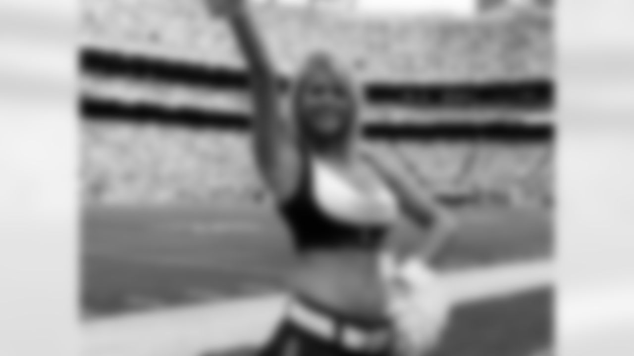 Jessica S - 2009 Flight Crew Member Photos