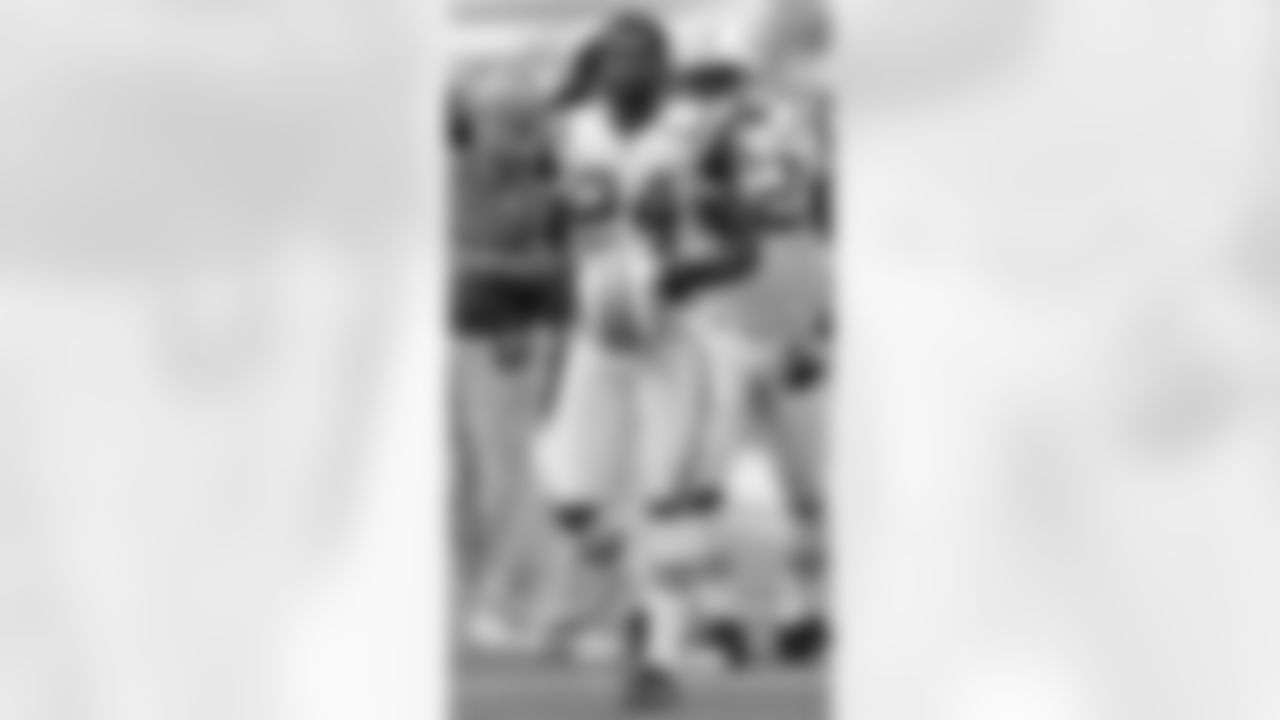 Darrelle Revis Photos