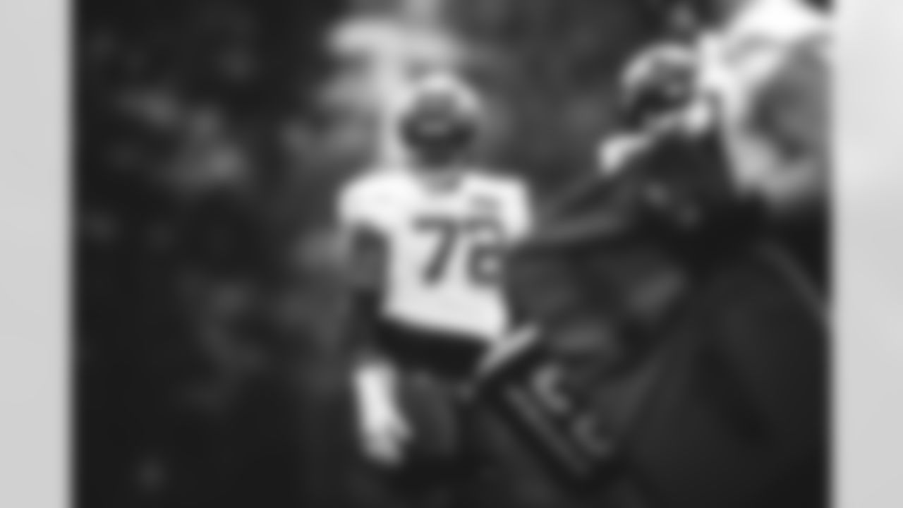 OL Cameron Clark