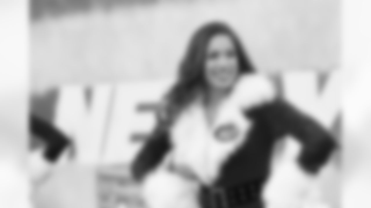 New York Jets Flight Crew: Jets vs Giants