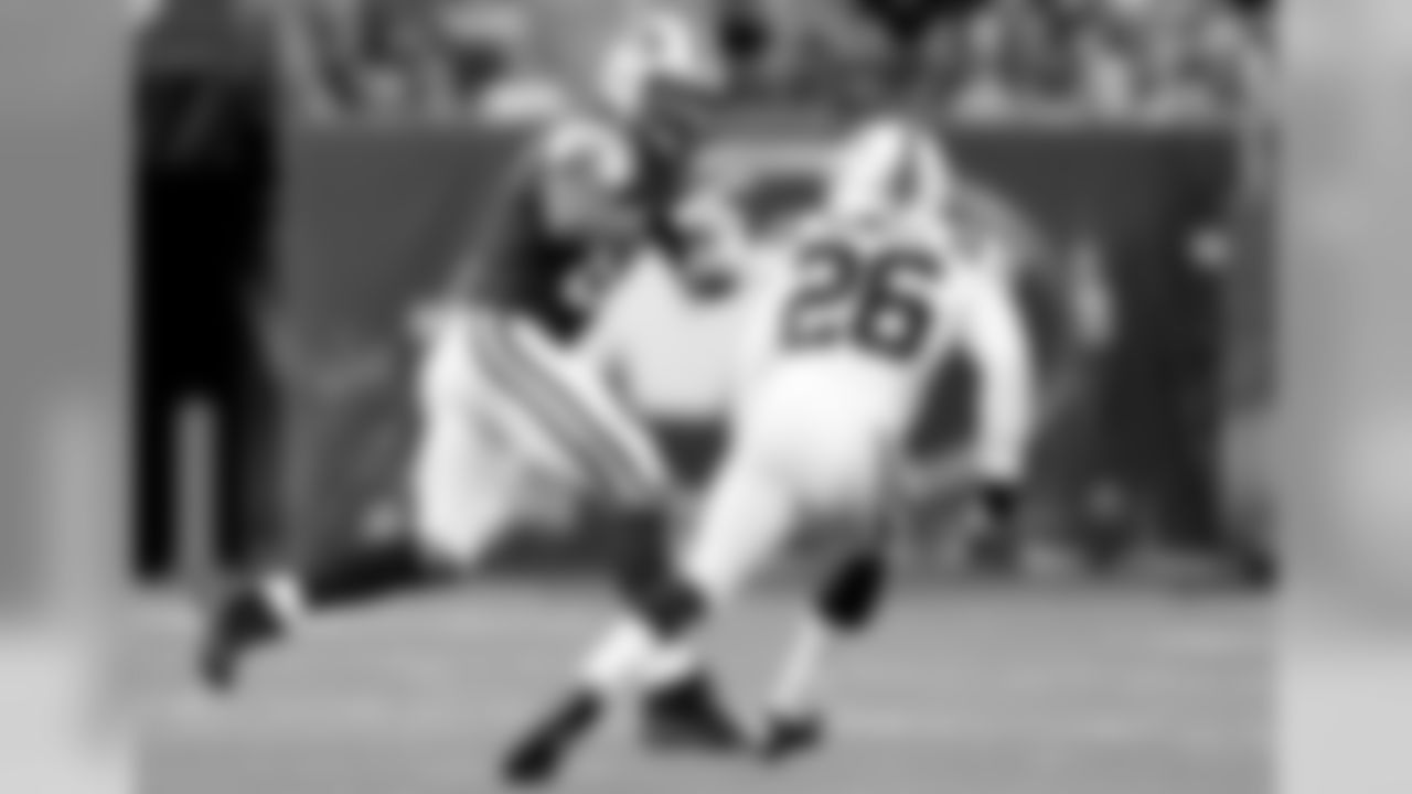WR Eric Decker joined the Jets after signing with the team through free agency and brought with him crisp route-running ability. He's a big, sure-handed target for Geno Smith and the two developed great chemistry during training camp.