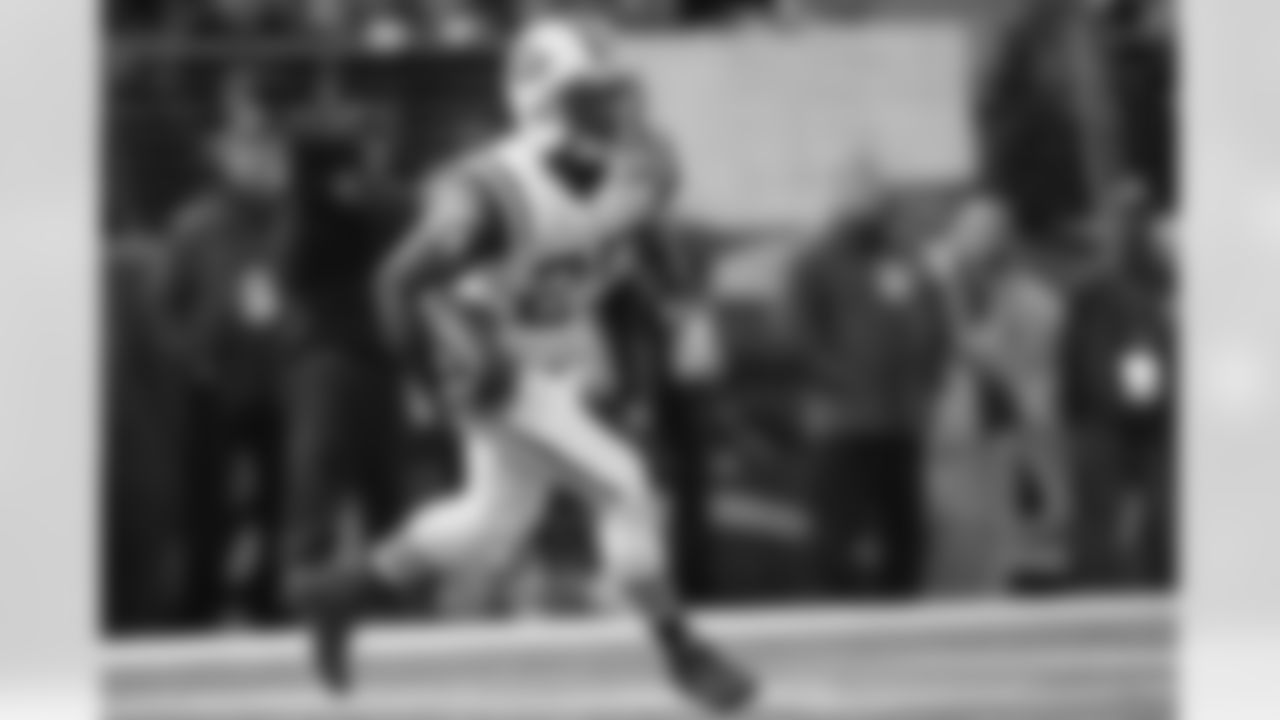 Joe Mcknight Photos