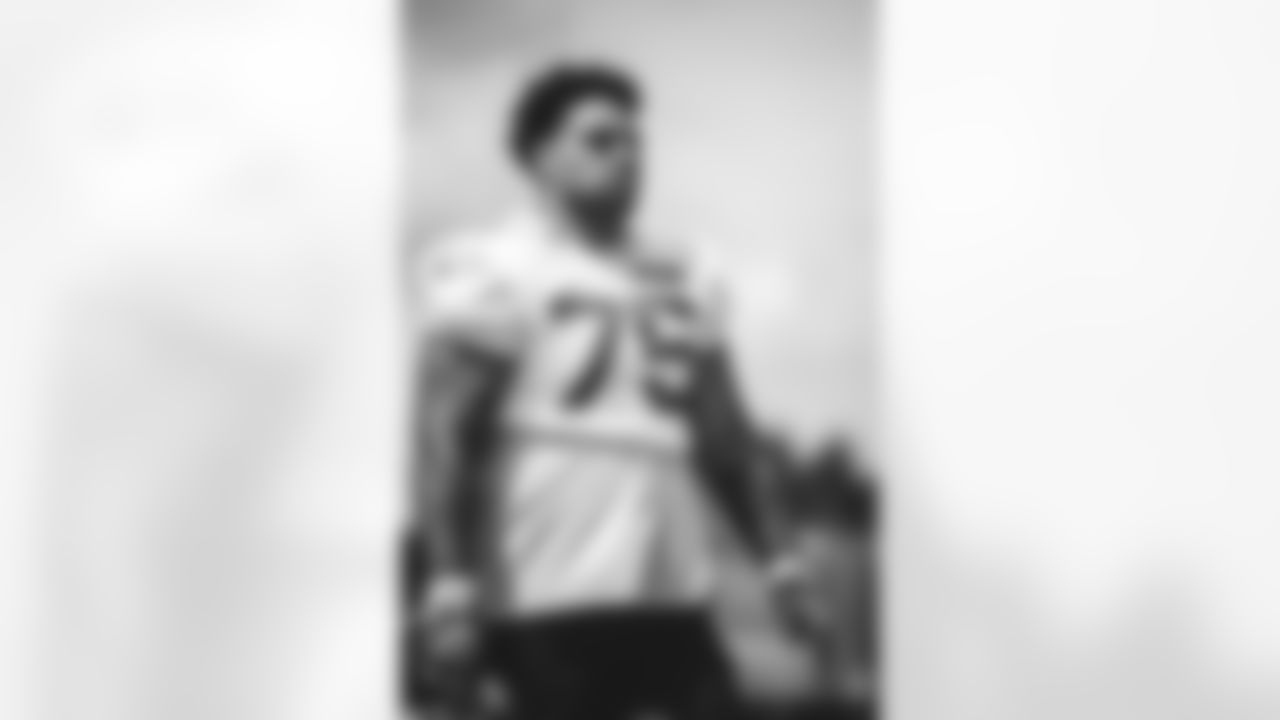 OL Alijah Vera-Tucker