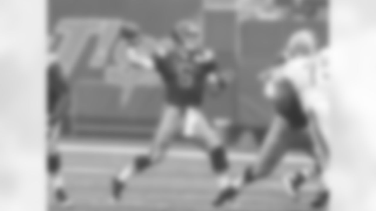 2009 Week 3 - Jets vs Titans Photos