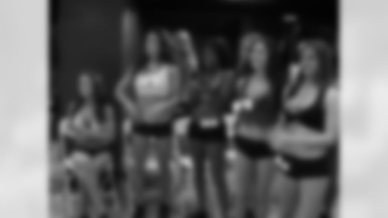 2009 Flight Crew Final Audition Photos