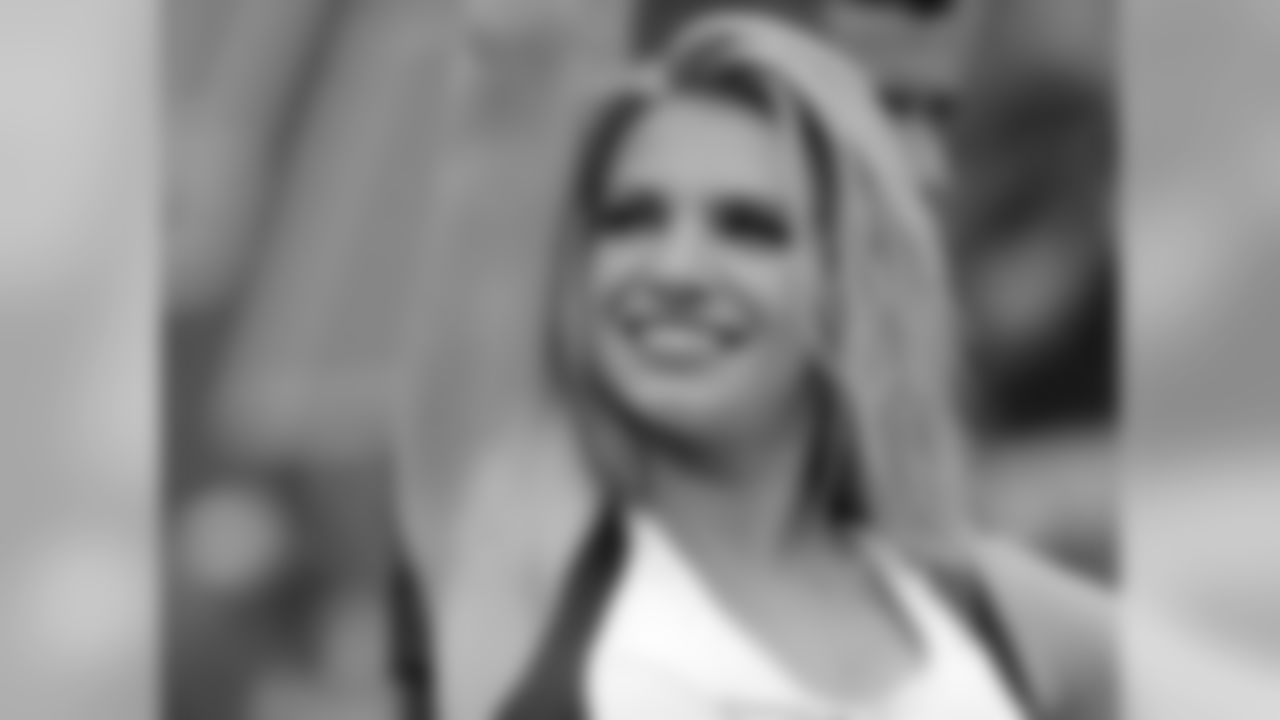 Ryann 2009 Flight Crew Member Photos