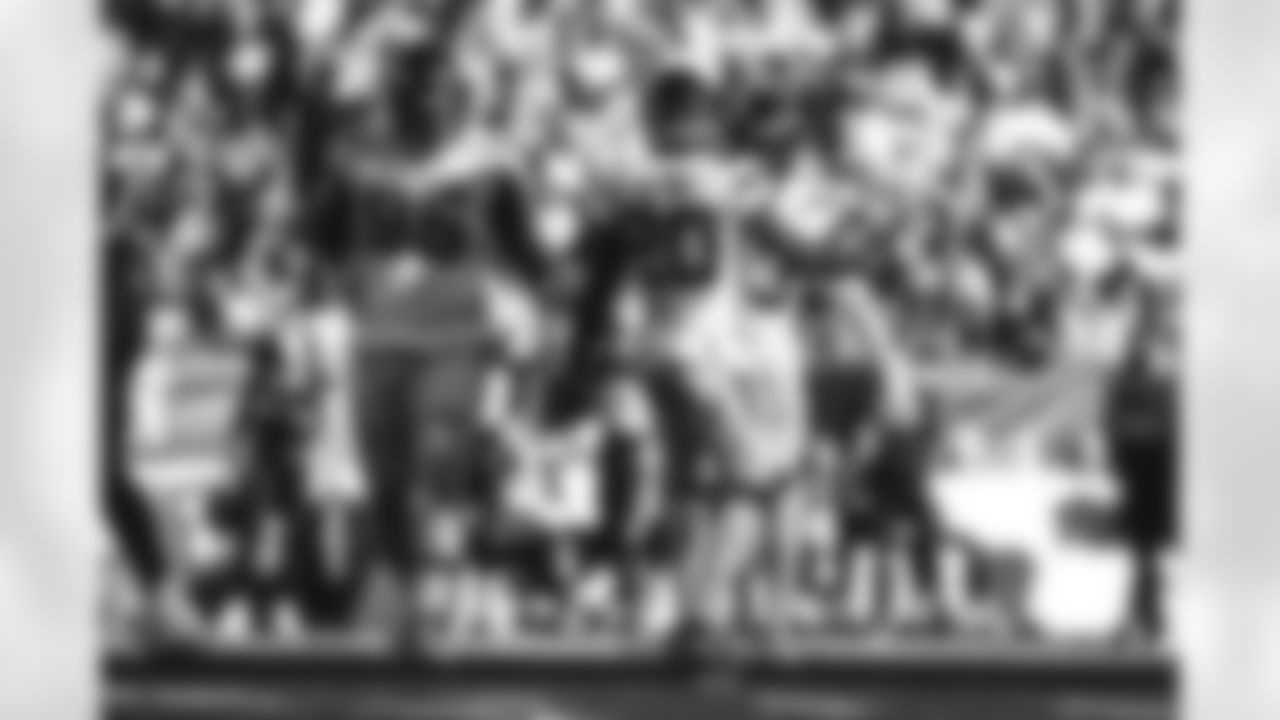 E_SNY21533