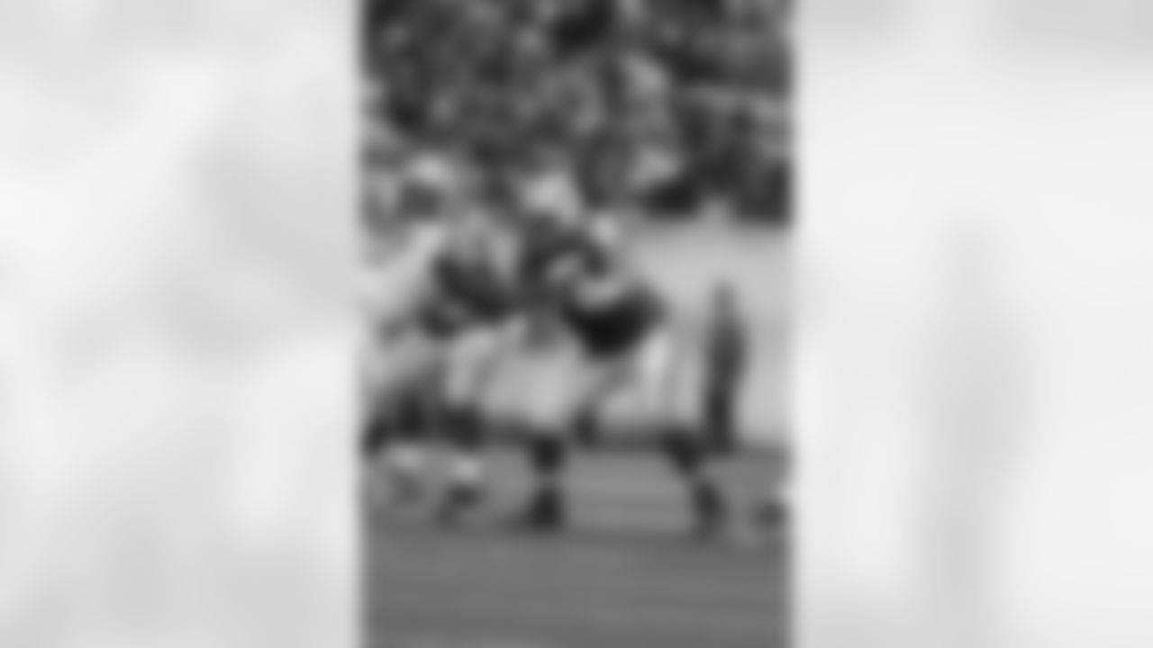 Nick Mangold Photos