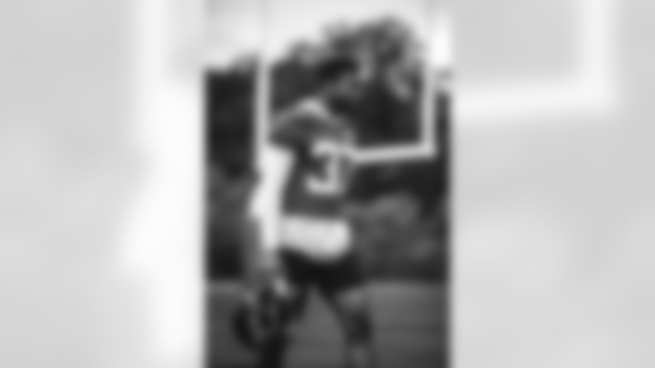 E_SNY_2501