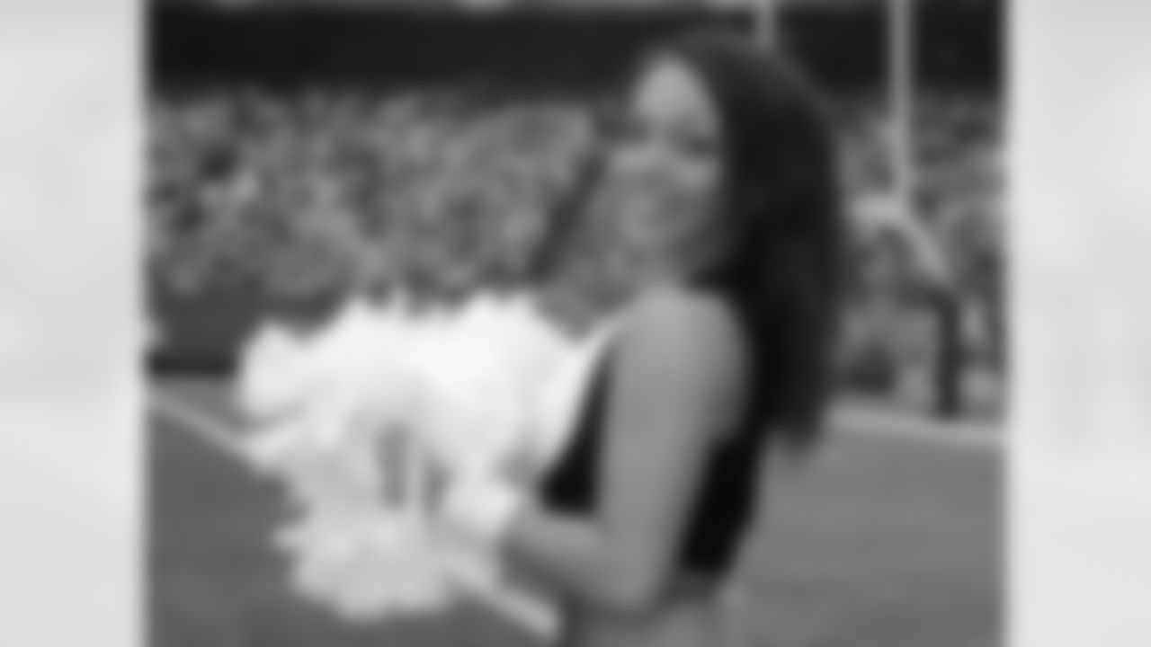 Justine 2009 Flight Crew Member Photos
