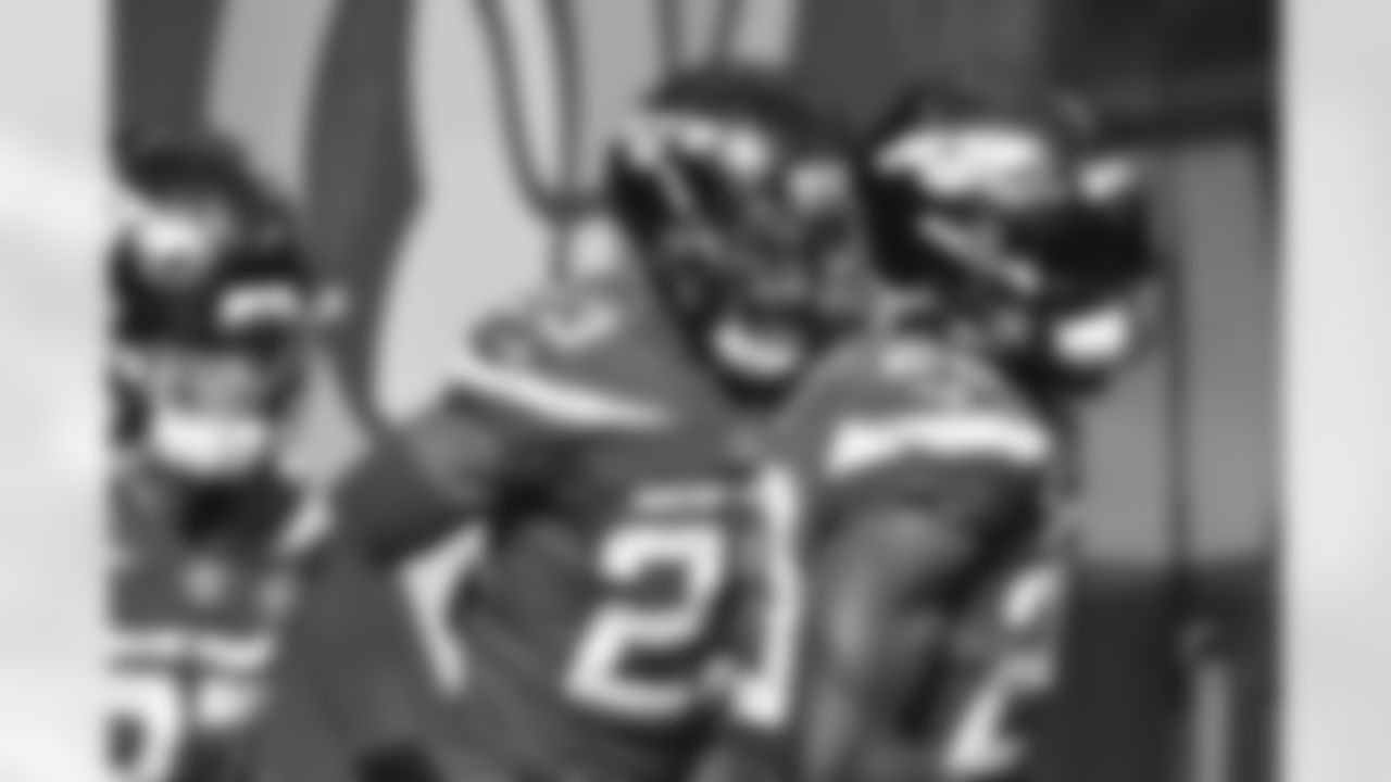 E_Jets_Rams_022