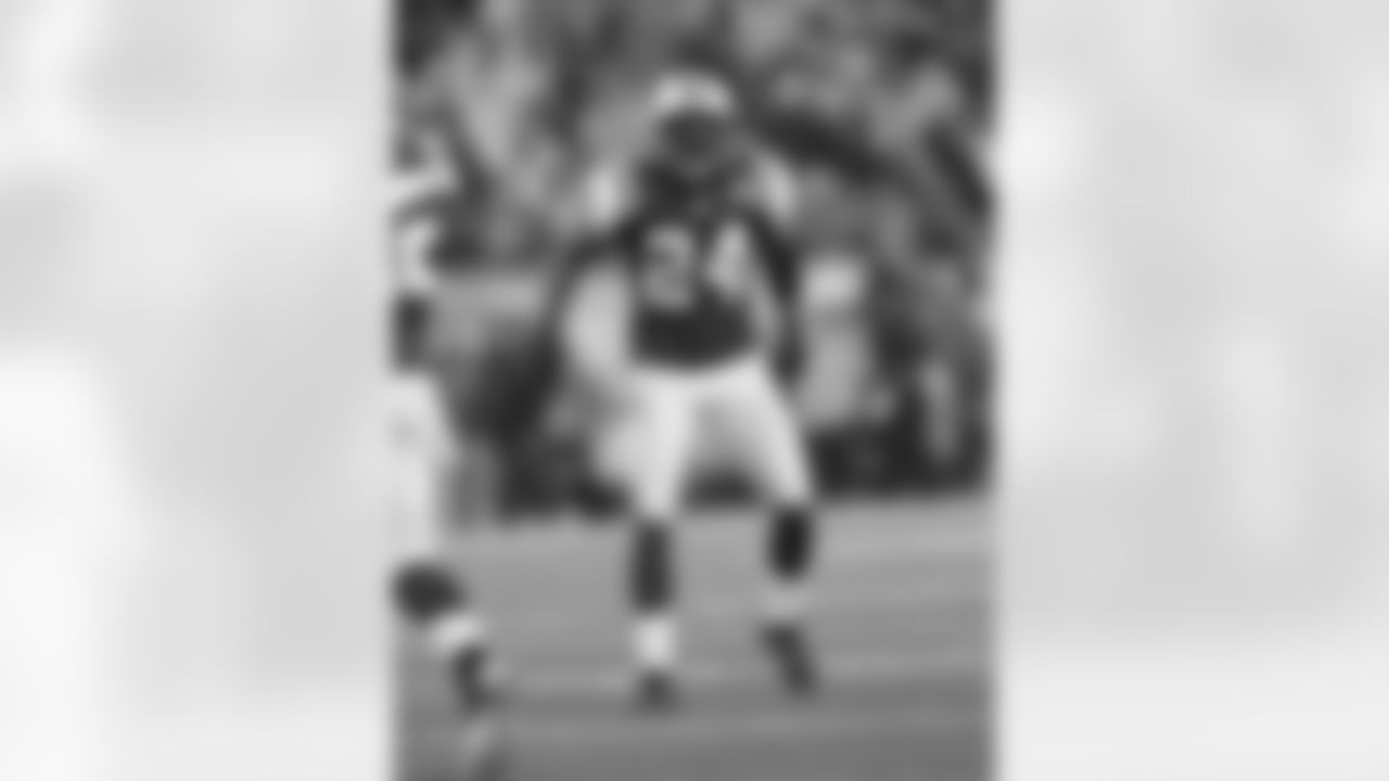 Darrelle Revis Photos