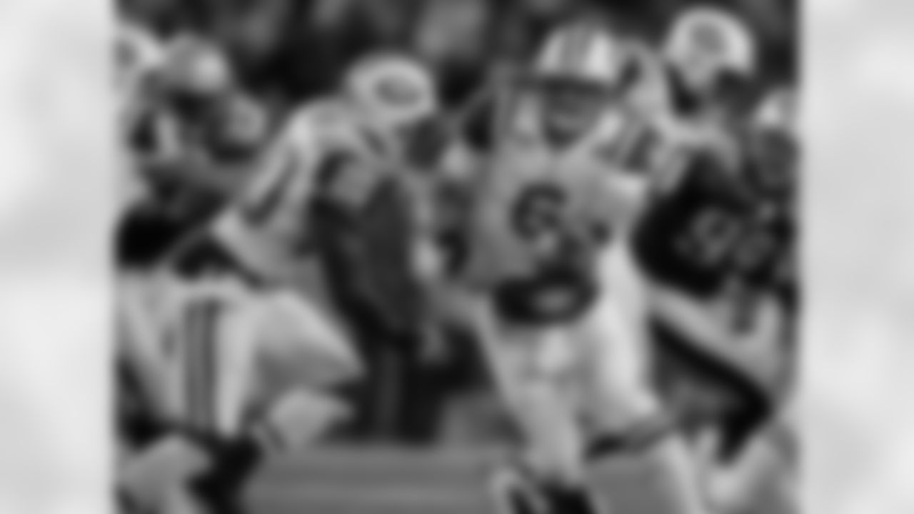 2009 Week 11 Jets at Patriots Photos