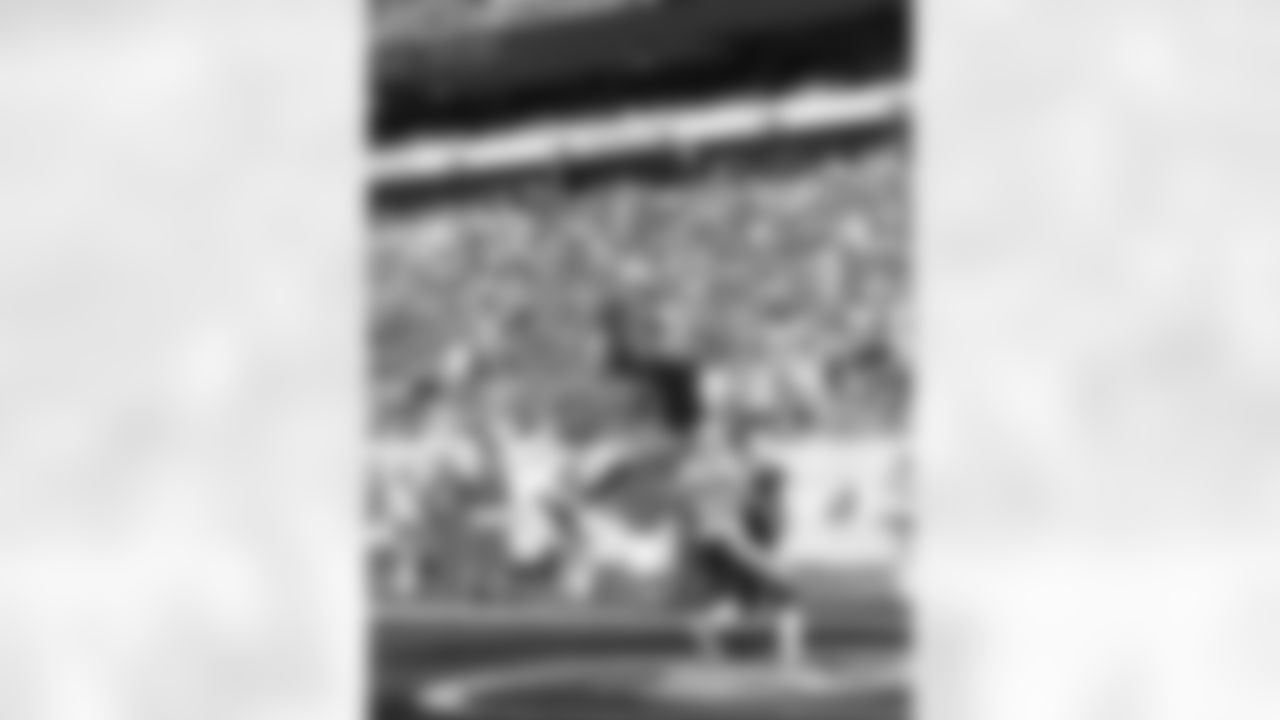 2011 Regular Season Week 7 Jets vs. Chargers Game Photos