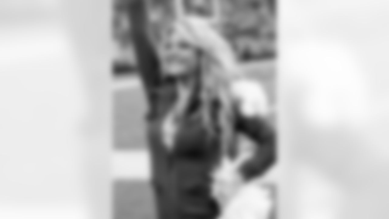 Nicole 2009 Flight Crew Member Photos