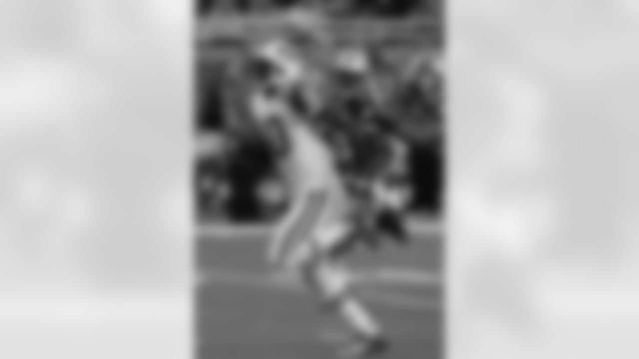 2010 Week 9 Jets vs Lions Game Photos