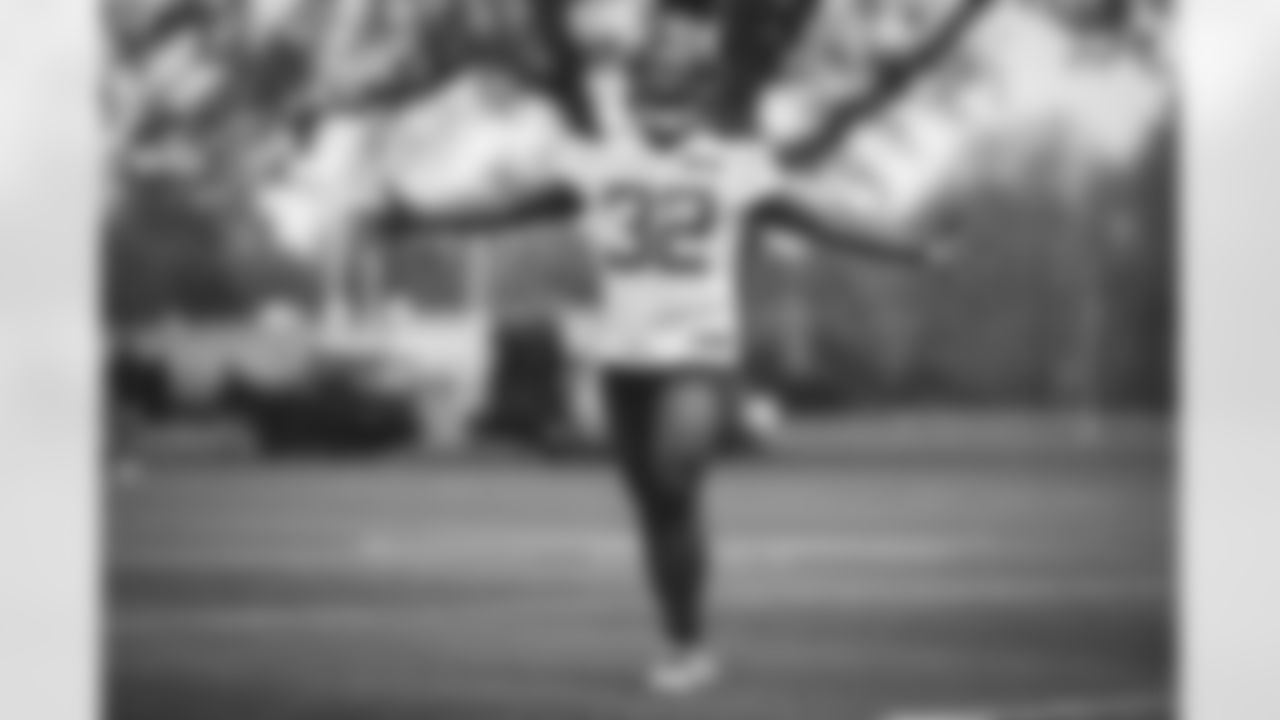 RB Michael Carter