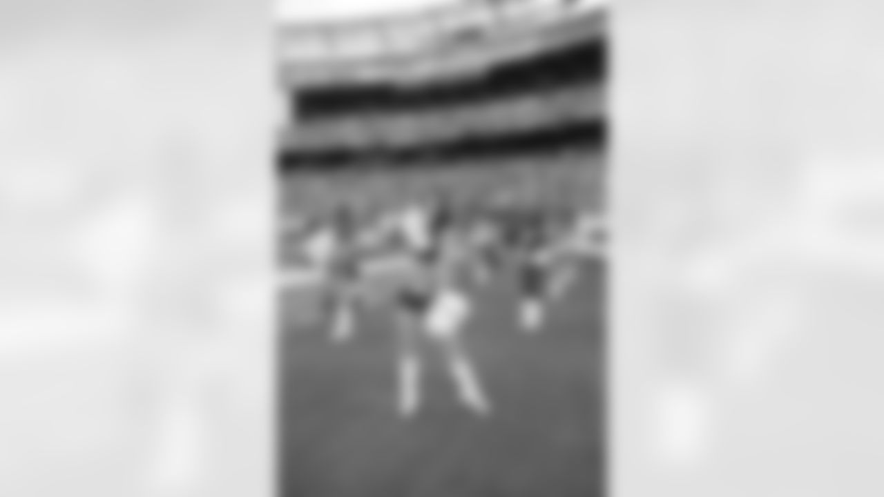New York Jets Flight Crew: Jets vs Chargers