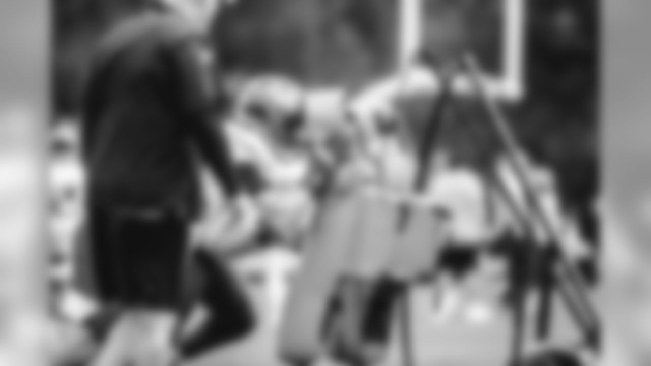 E_SNY_8677