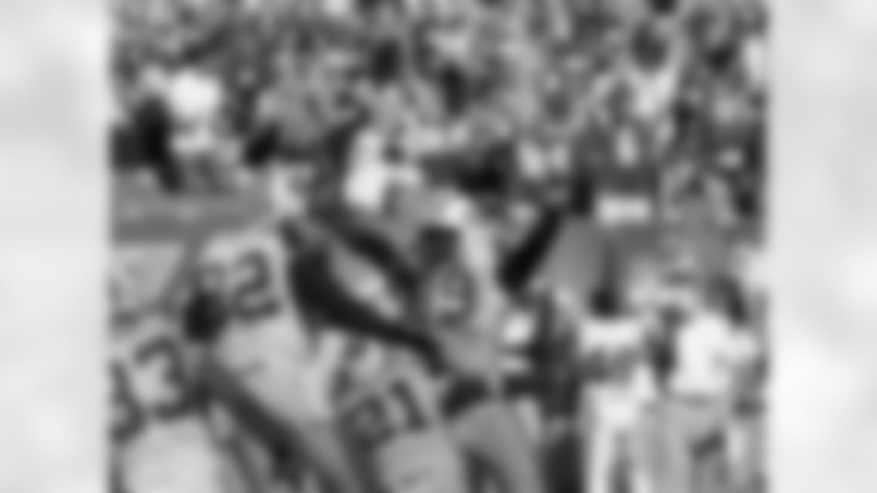 2009 Week 2 - Jets vs Patriots Photos