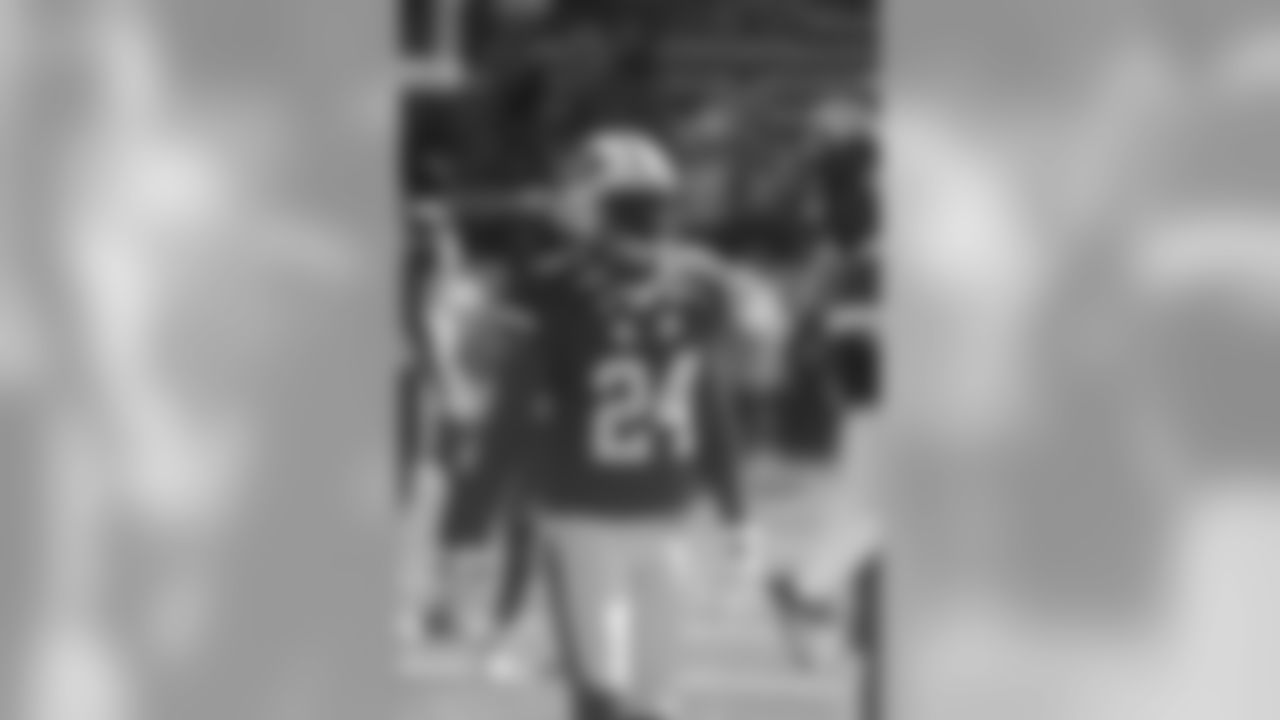 Darrelle Revis