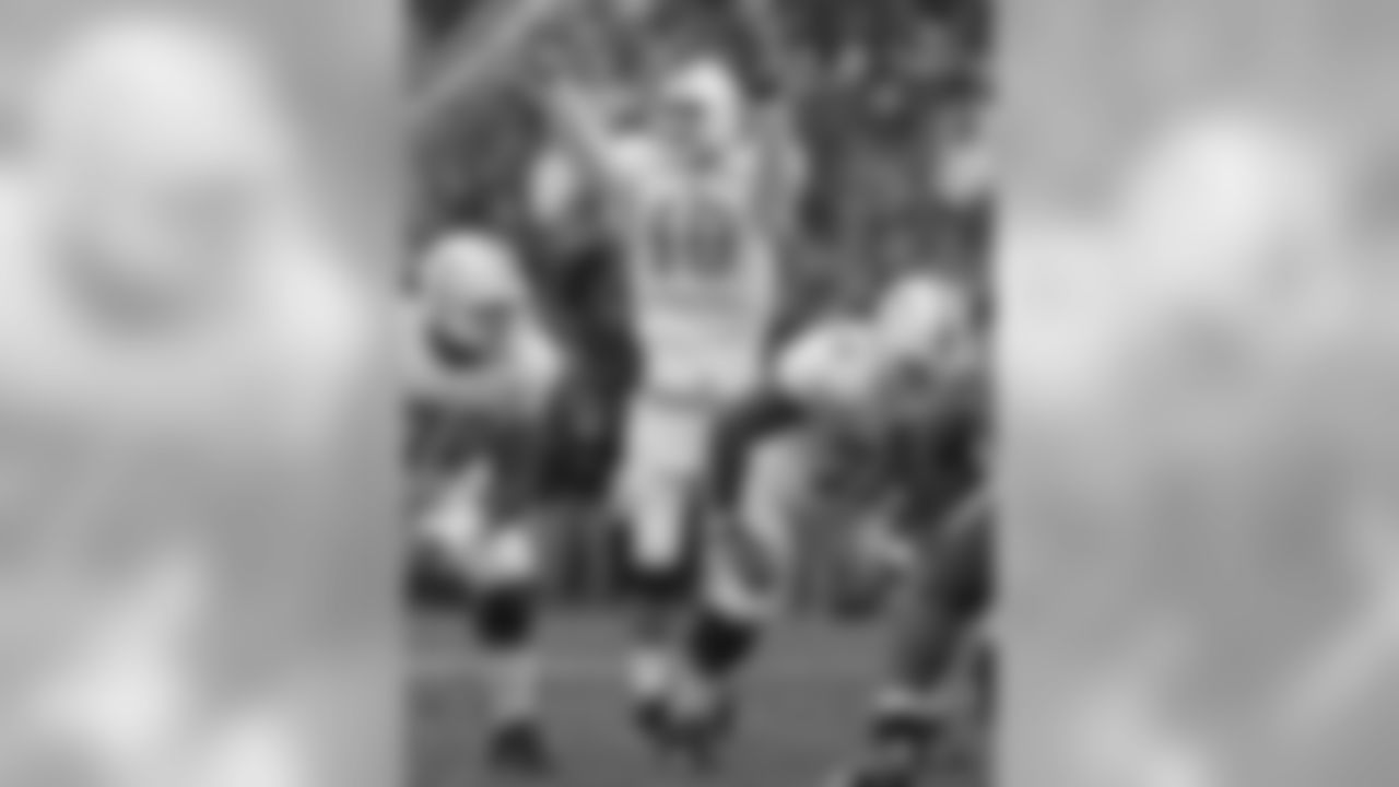 QB Erik Ainge
