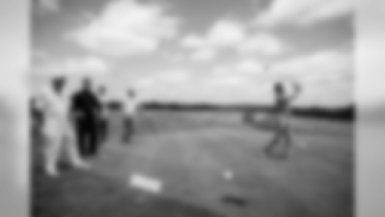 E_5D4_7183