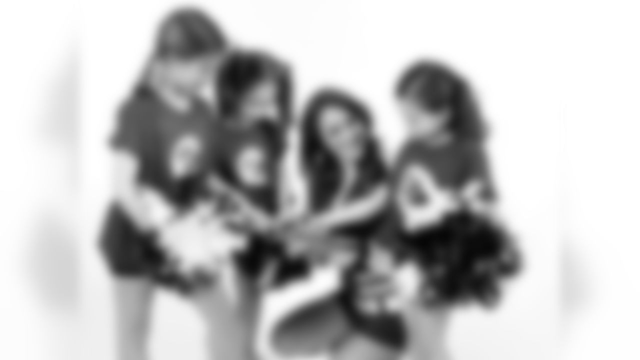 2010 NY Jets Junior Flight Crew Photo Shoot