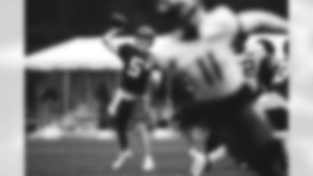 E_SNY25893