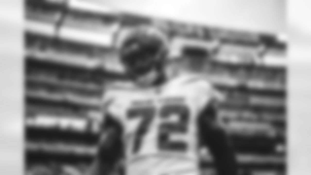 DL Micheal Clemons
