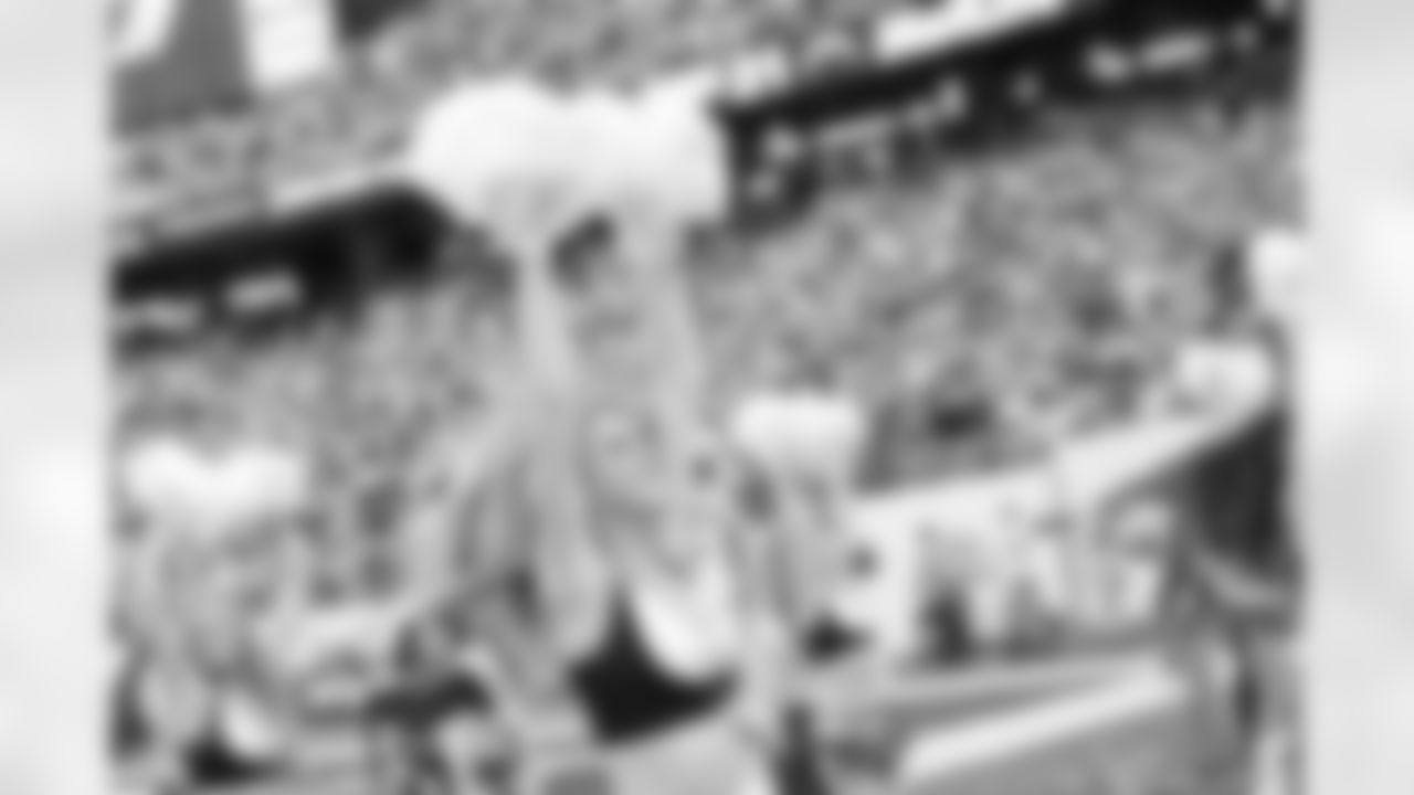 New York Jets Flight Crew: Jets vs Chargers