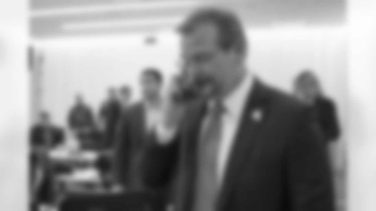 Jets GM Mike Maccagnan Calls In The Pick.