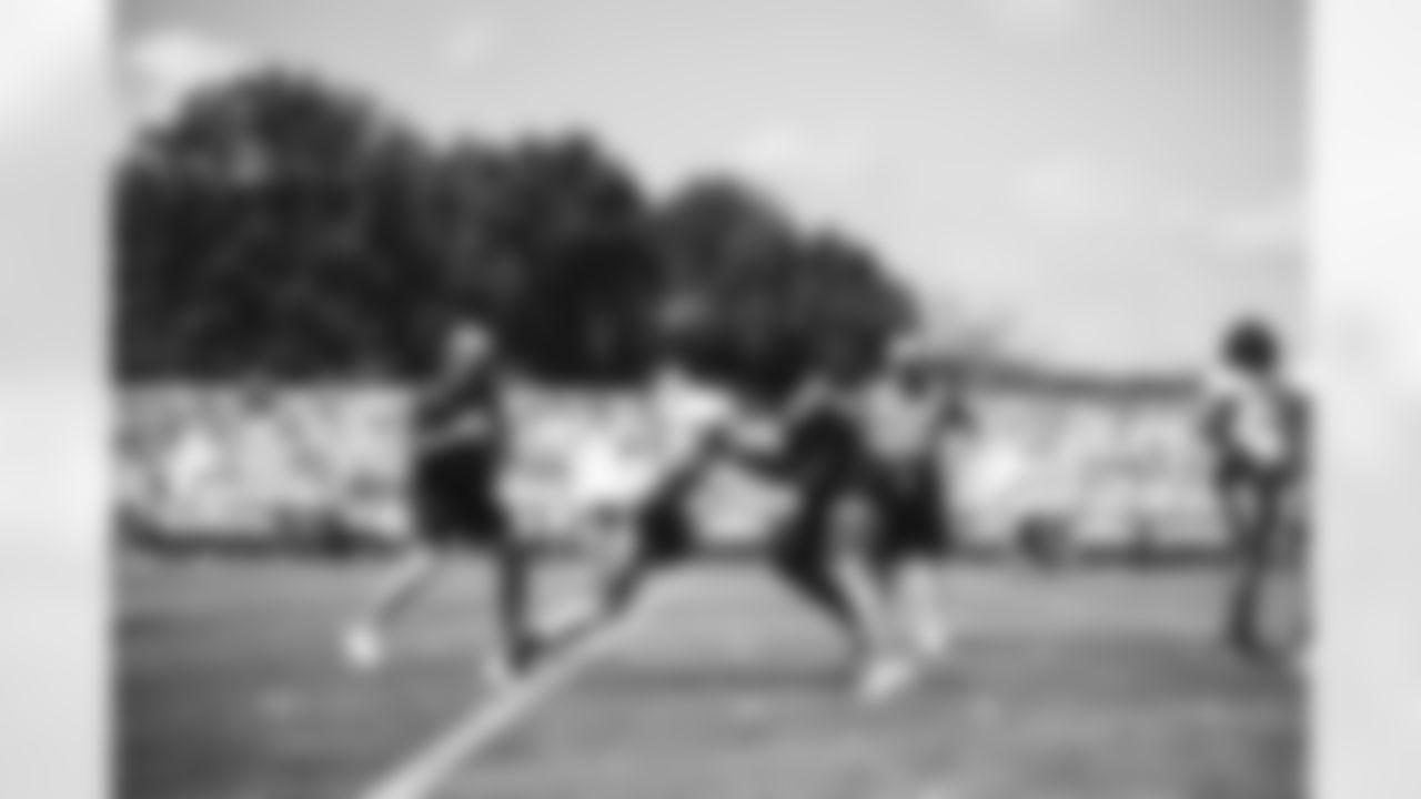 E_SNY_7098