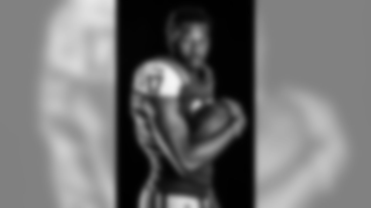 #17 Charone Peake (WR)