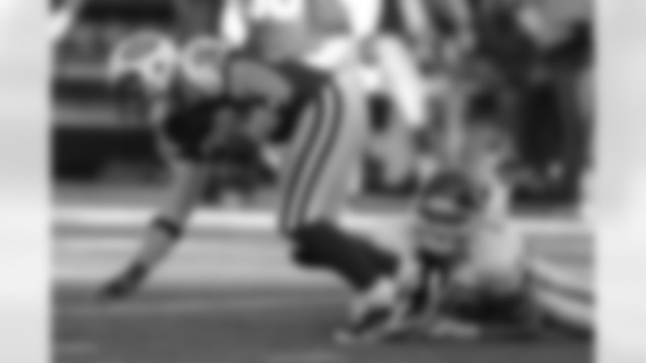 2011 Regular Season Week 14 Jets vs. Chiefs Game Photos