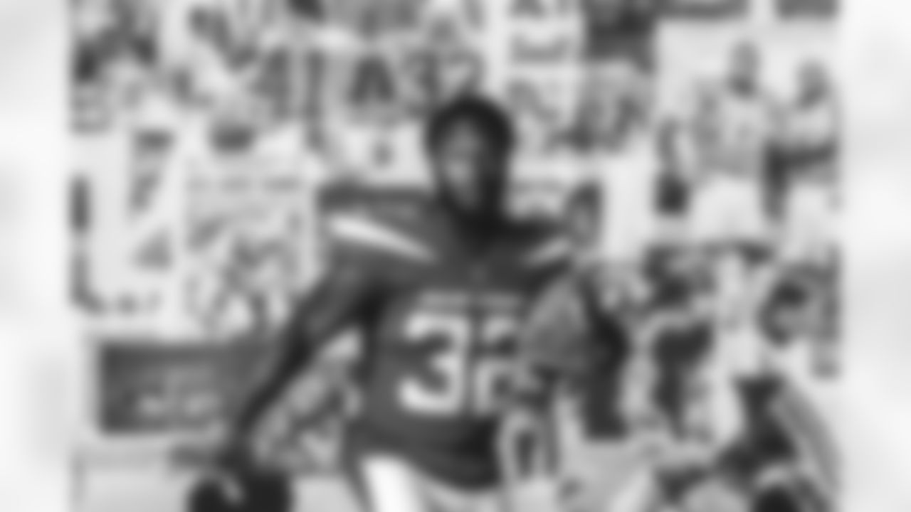RB Michael Carter