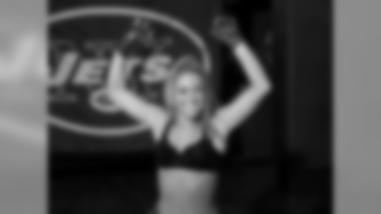2009 Flight Crew Final Audition Photos
