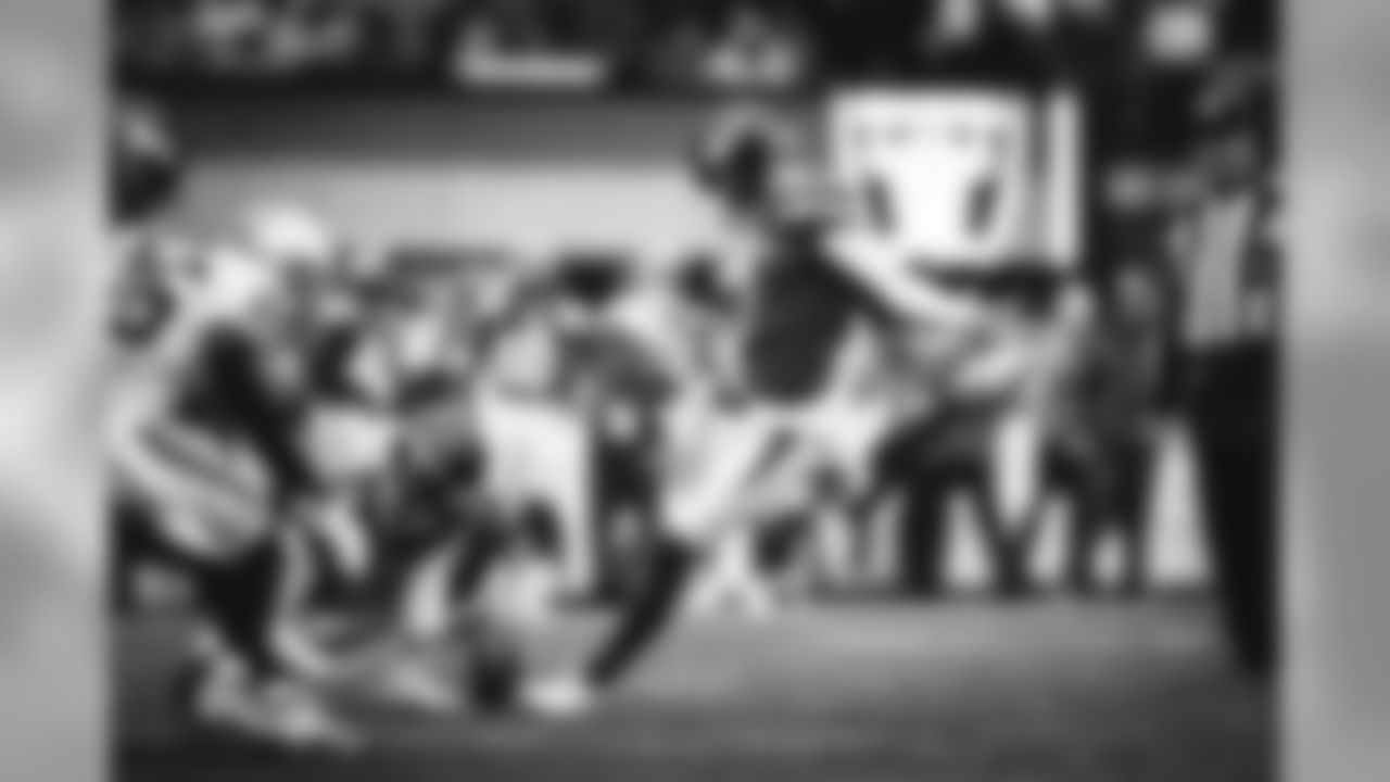 E_SNY3_1726