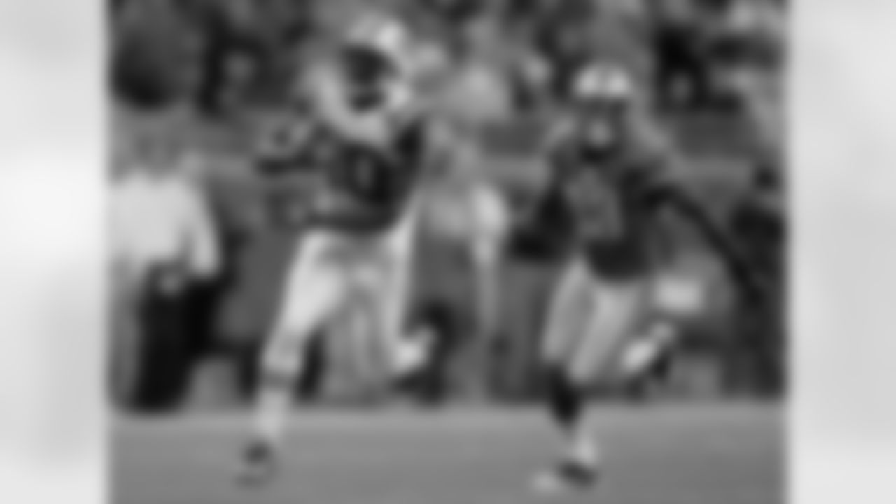 2010 Week 9 Jets vs Lions Game Photos