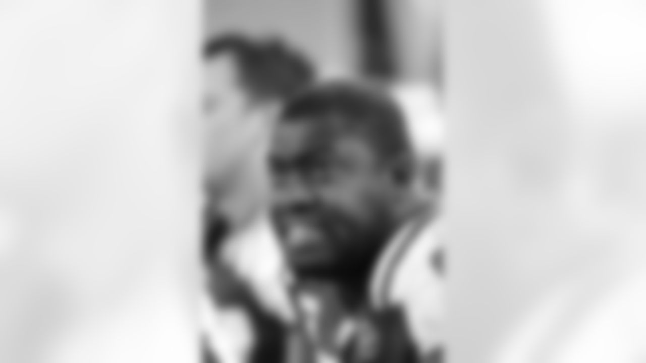 Shaun Ellis Photos