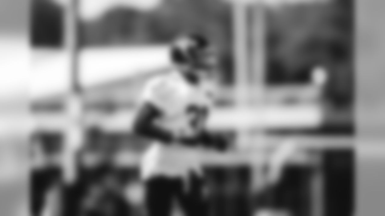 E_SNY_8387