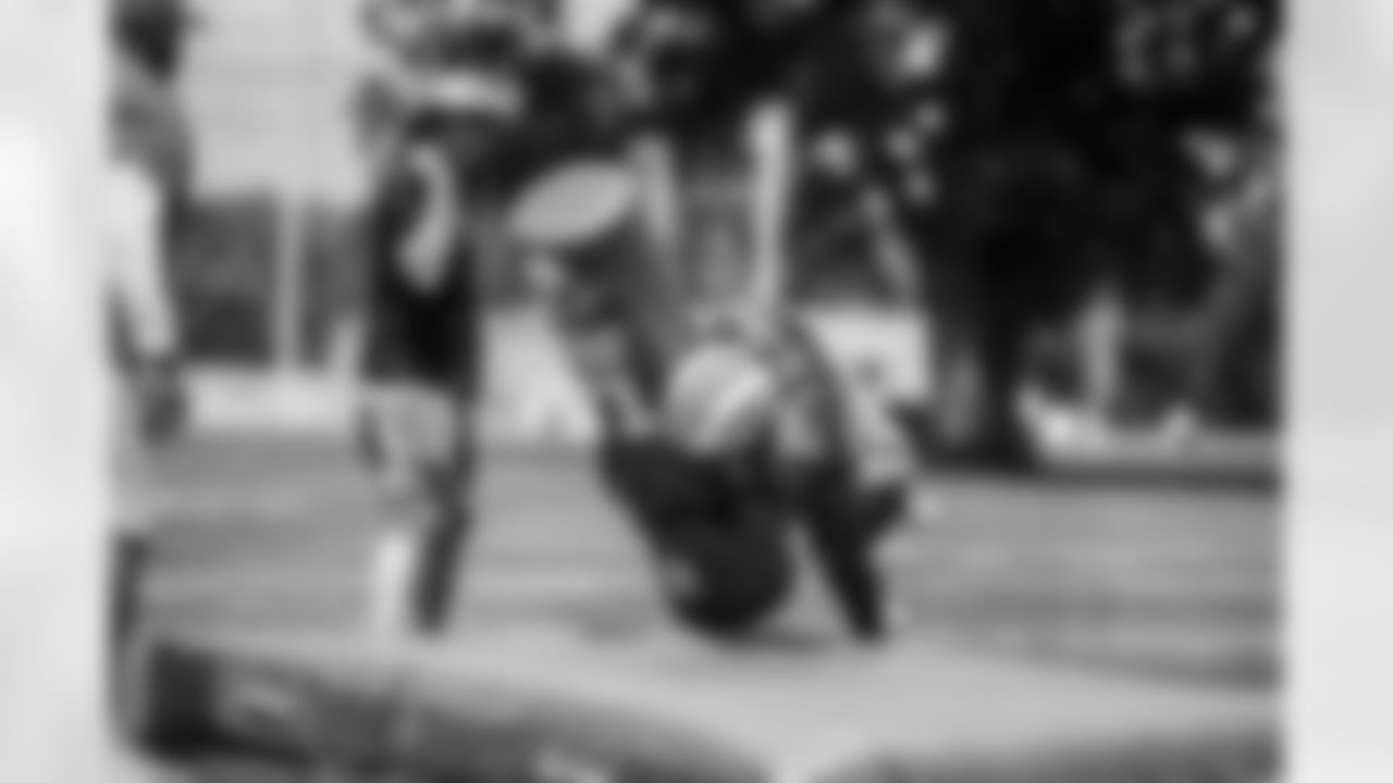 E_1D2_1237