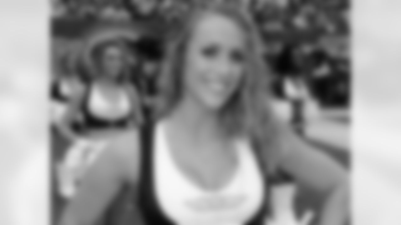 Amanda C. 2009 Flight Crew Member Photos