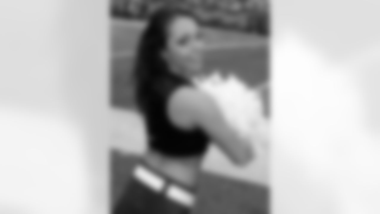 Justine 2009 Flight Crew Member Photos