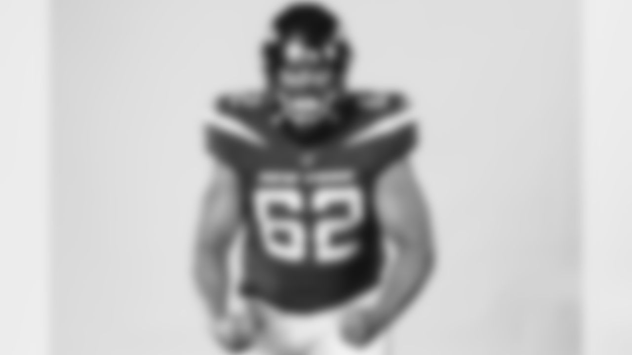 OL Greg Van Roten
