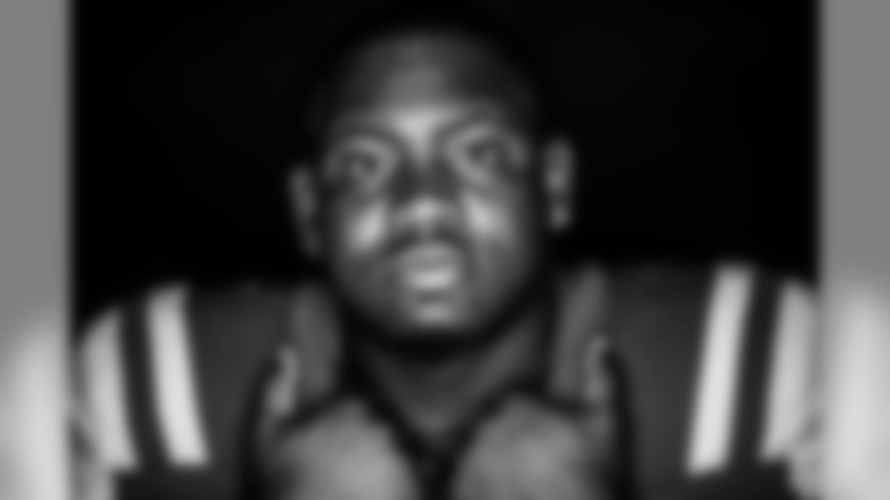 44 Lawrence Thomas (FB)