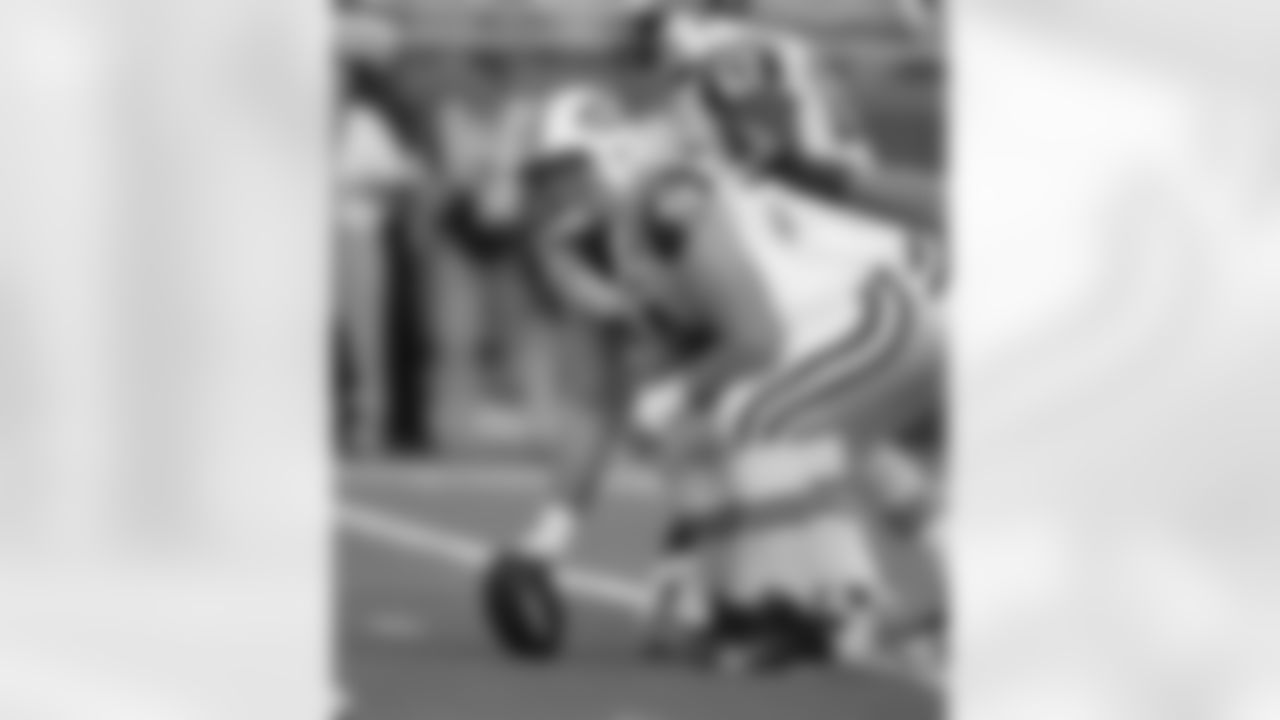 Nick Mangold Photos