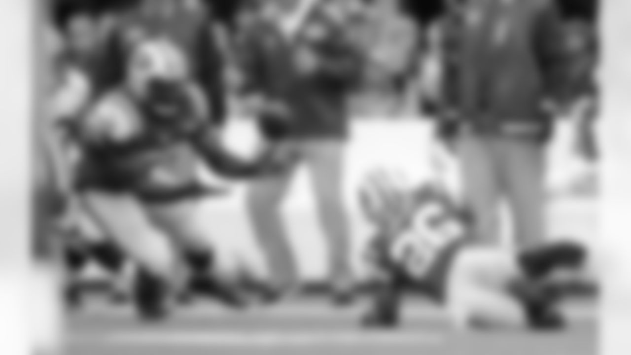 LB #56- Demario Davis