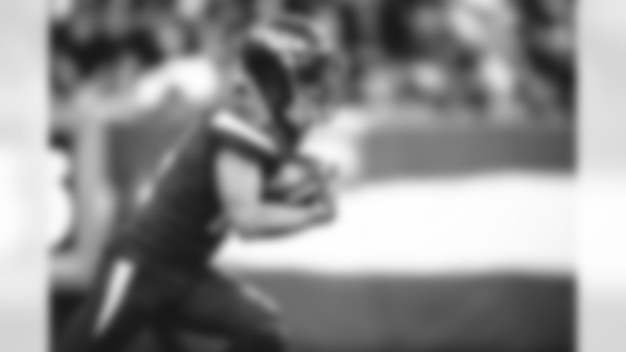 E_SNY_1672