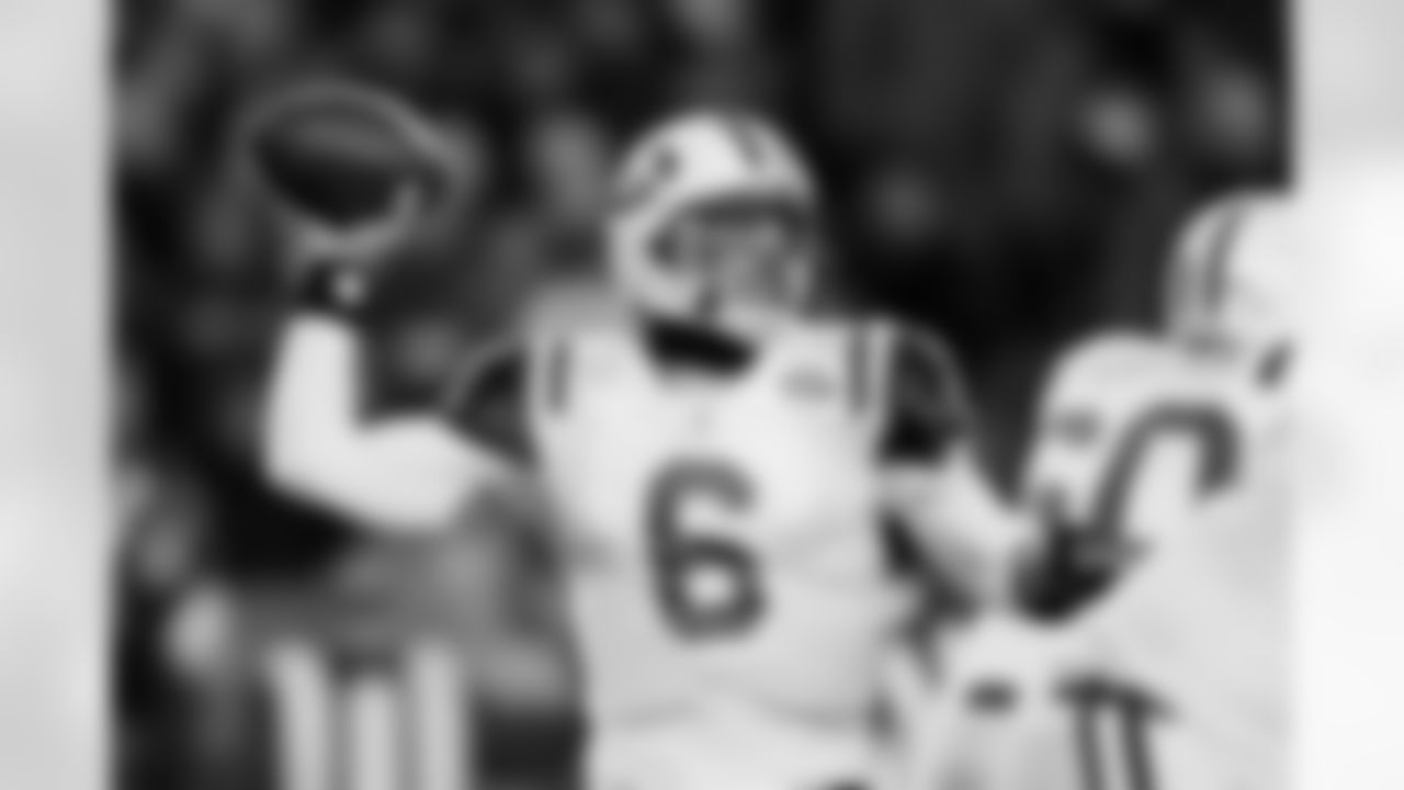 2010 Week 13 Jets vs Patriots Game Photos